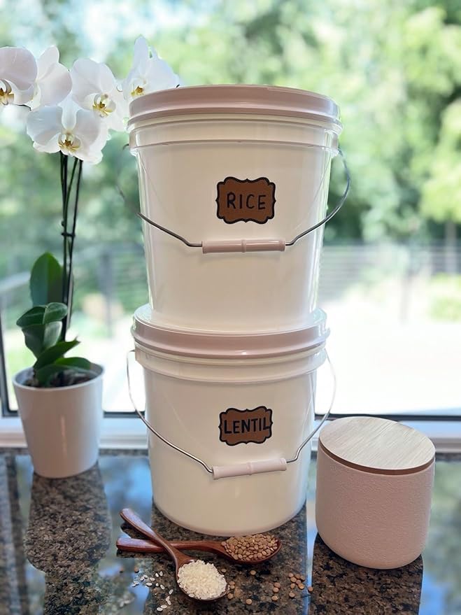 House Naturals 2 Gallon Food Grade BPA Free Bucket Container with Screw on White Lid (Pack of 2) Made in USA Container (White)
