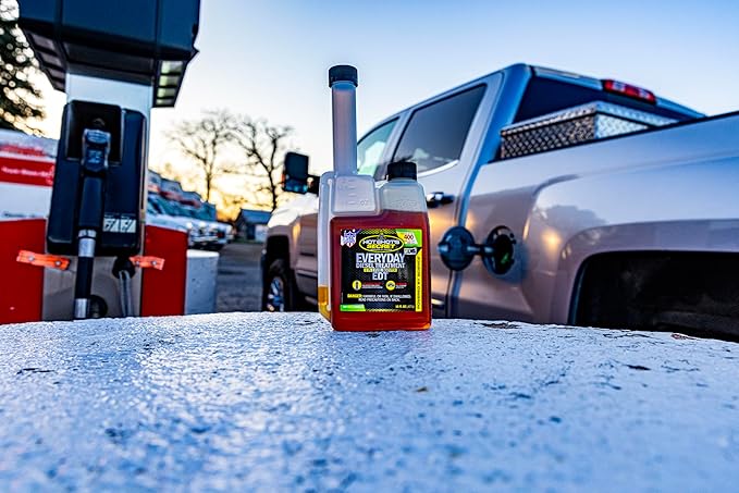Hot Shot's Secret Everyday Diesel Treatment (HSSEDT16ZS) 6-in-1 Diesel Fuel Additive - Treats 400 Gallons, Diesel Injector Cleaner, Diesel Fuel System Cleaner, Diesel Additive Boosts Cetane, 16oz