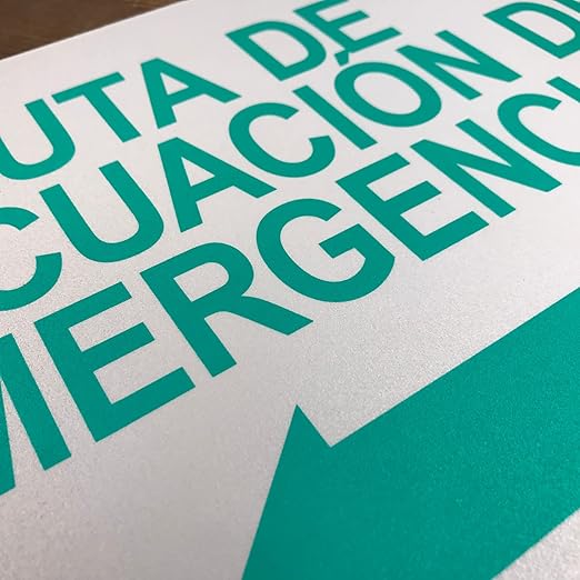 TRADESAFE Emergency Evacuation Route Arrow Left Sign – Ruta De Evacuación De Emergencia Spanish Sign, Quick Install, Light Reflective, UV-Resistant, Waterproof, 14” X 10” Aluminum Safety Signs