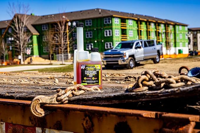 Hot Shot's Secret Everyday Diesel Treatment (HSSEDT16ZS) 6-in-1 Diesel Fuel Additive - Treats 400 Gallons, Diesel Injector Cleaner, Diesel Fuel System Cleaner, Diesel Additive Boosts Cetane, 16oz