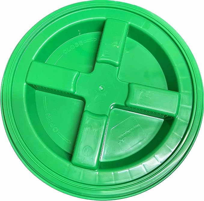 House Naturals 5 Gallon Food Grade Plastic Bucket with Air Tight Screw on Lid Made in USA Container (Green Bucket with Green Lid)