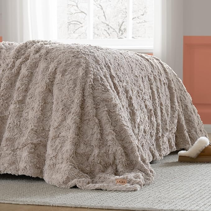 UGG Faux Fur King Blanket for Bed, Double-Sided Soft Blanket, Warm Large Throw for Couch, Washable California King Bedding, Luxury Bedroom Decor, 110" x 90", Oyster Brown (Adalee)
